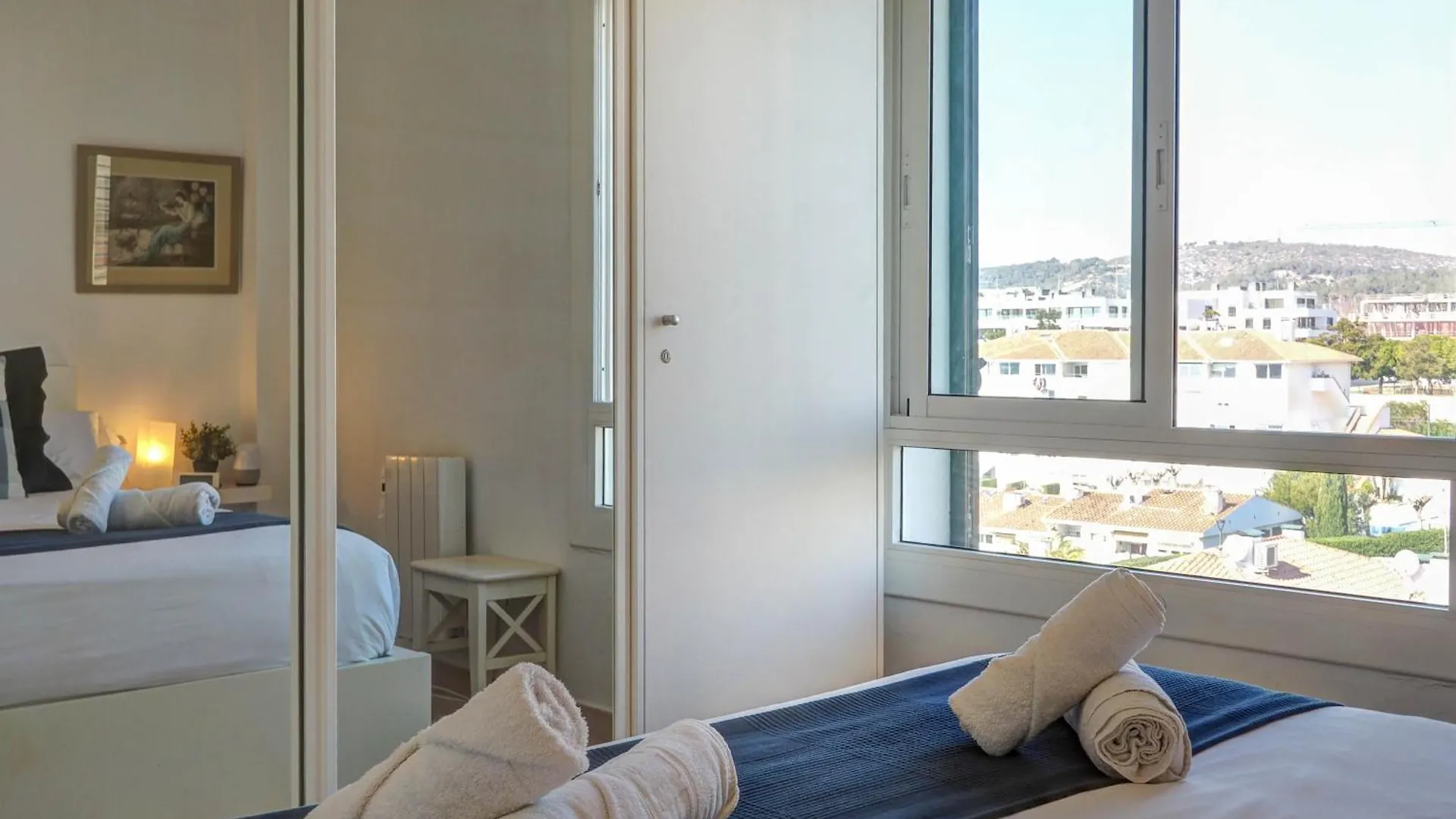 Apartment Balmins White By Hello Homes Sitges
