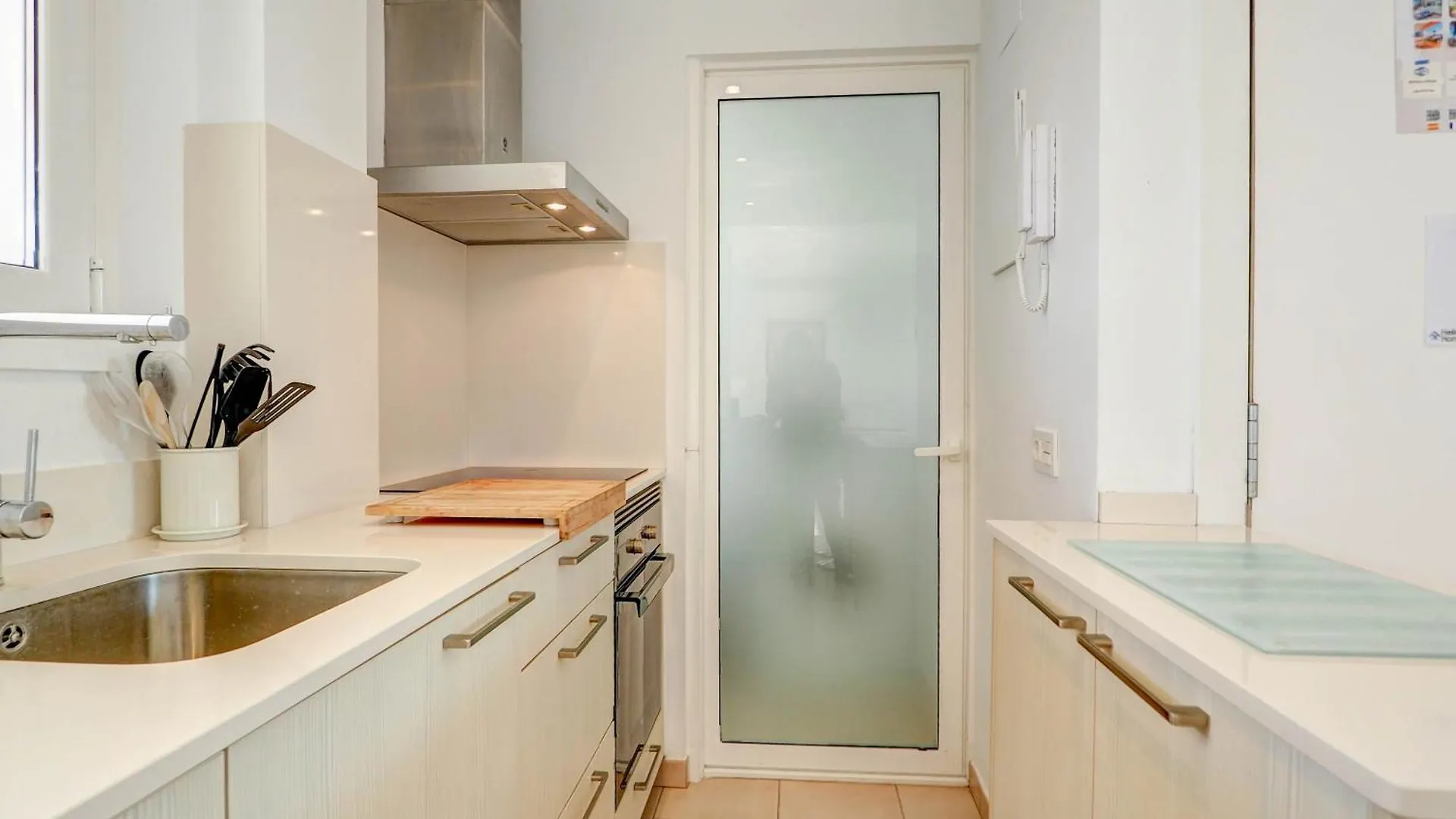 Apartment Balmins White By Hello Homes Sitges